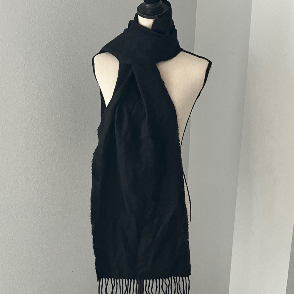 1990s Vintage Black Wool scarf with fringe details